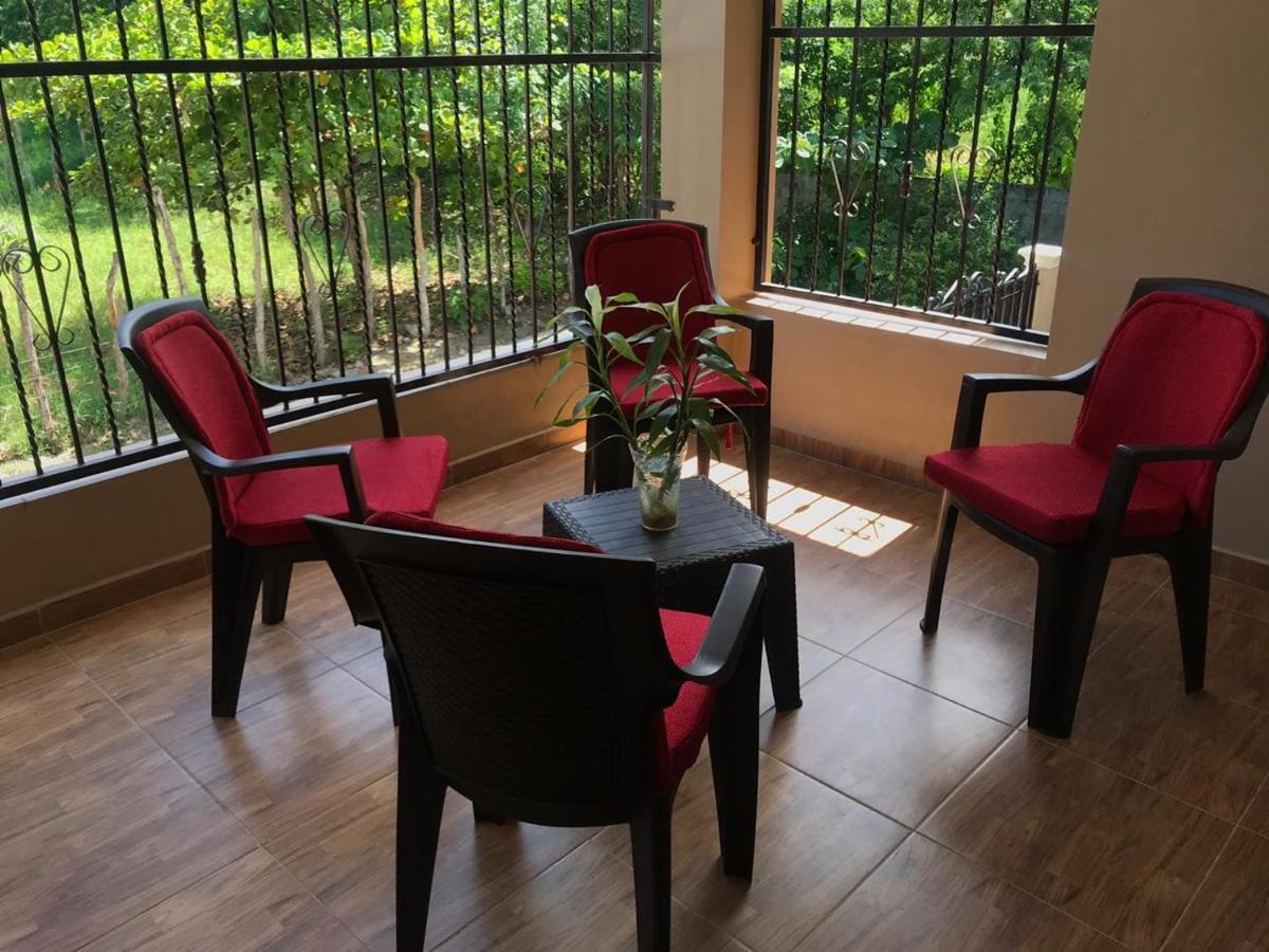 2 Queen Bed Apartment With Smart Tv ,Wifi Y Luz Las 24 Horas Jarabacoa Extérieur photo